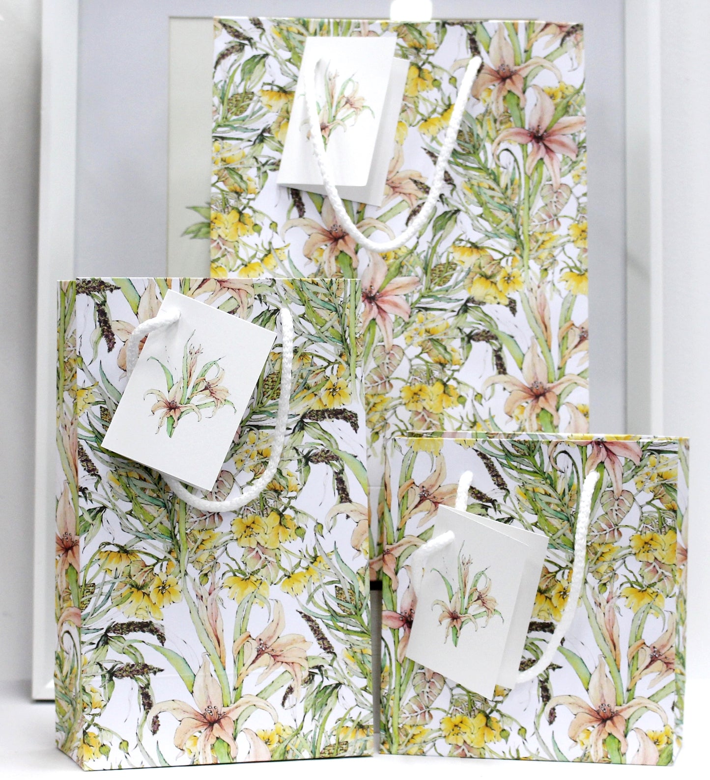 Peaches and Cream Lily Gift Bags